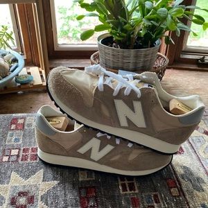 J. Crew new balance 520 beige khaki
